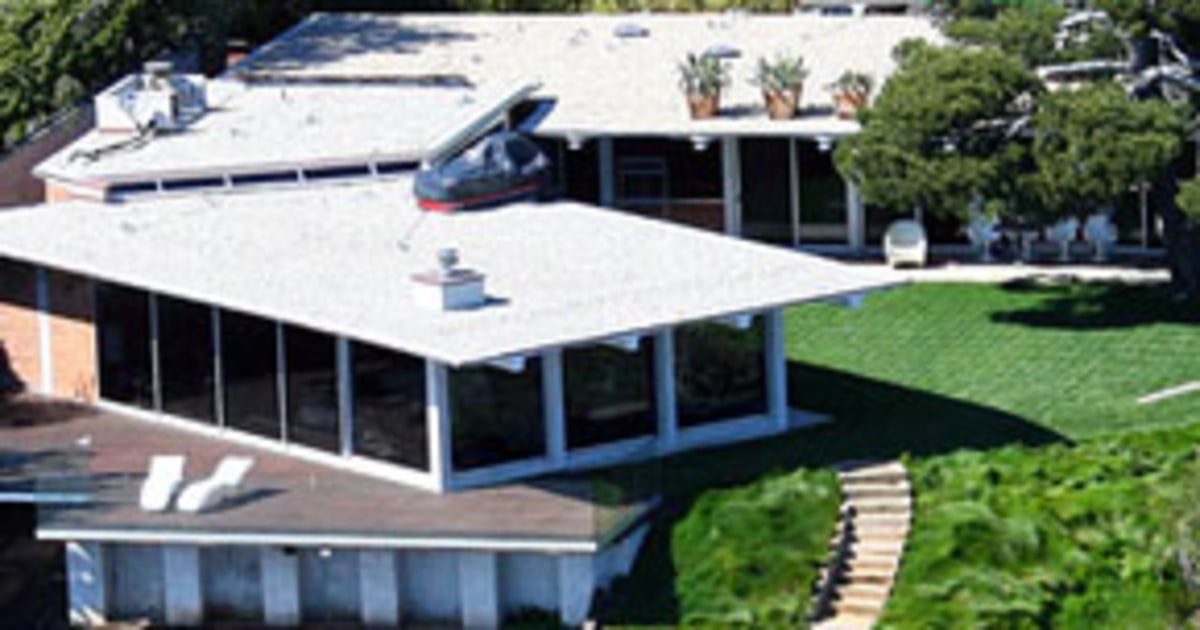 Brad Pitt Selling Malibu Beach House for 13.75 Million Us Weekly