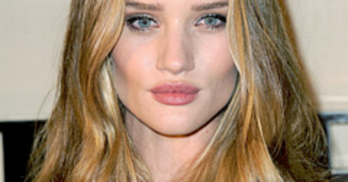How Rosie Huntington-Whiteley Keeps Her Lips Soft and Sexy ... Rosie Huntington Whiteley Lips