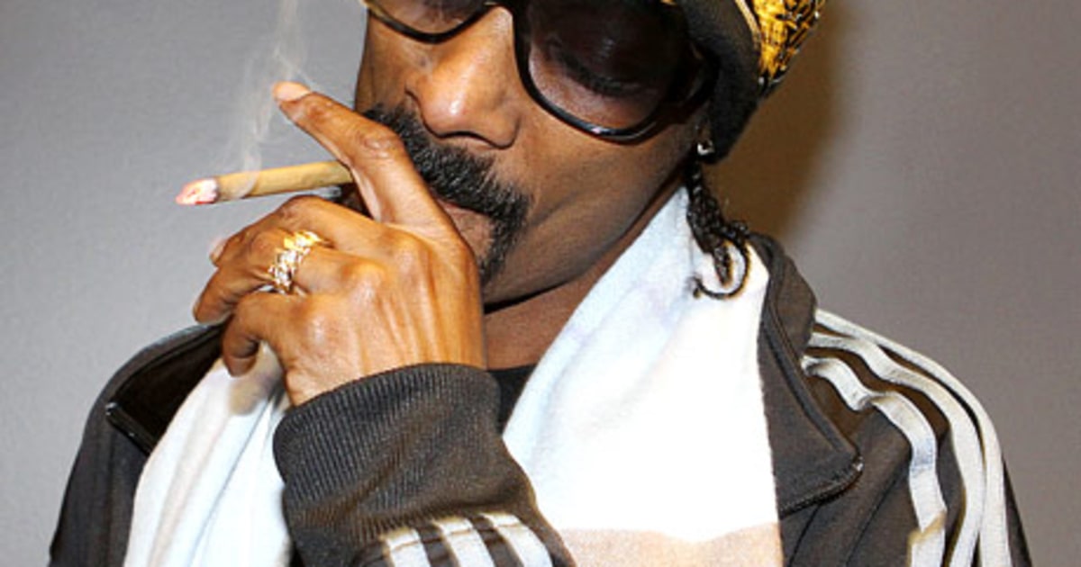 Snoop Dogg Celebrity Pot Smokers Us Weekly Snoop Dogg Celebrity Pot Smokers Us Weekly