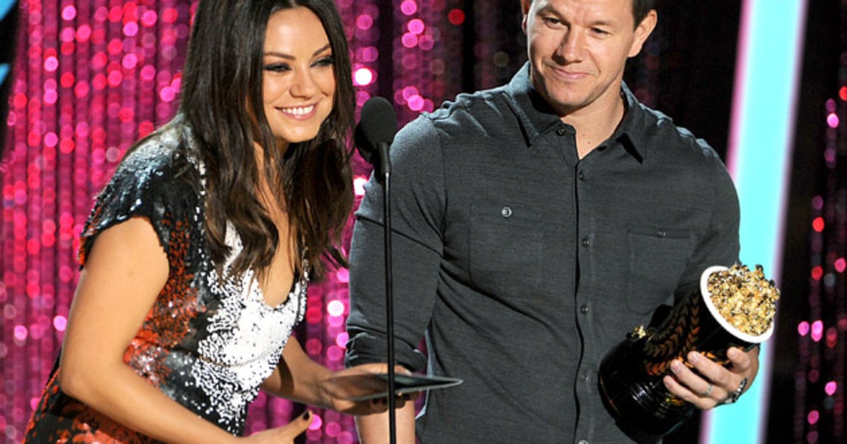 Mila kunis dating mark wahlberg