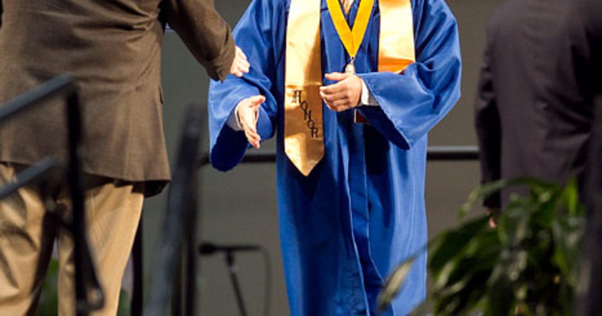 PIC Scotty McCreery Graduates From Garner High School Us Weekly