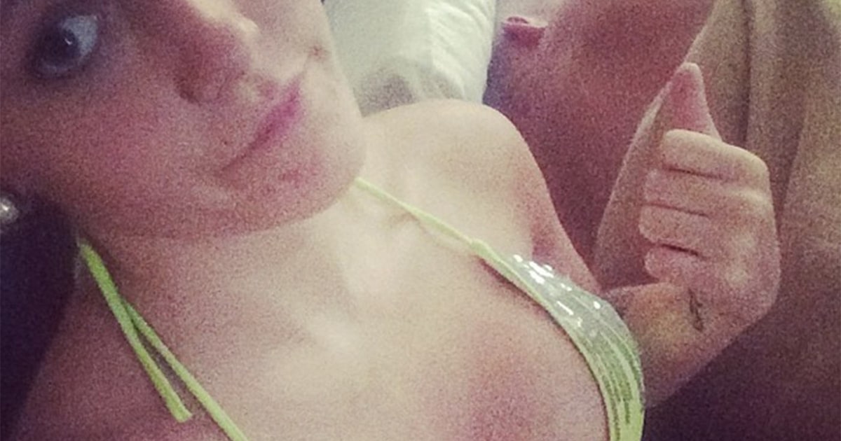 celebrity moms news jenelle evans baby bump photos teen slips into bikini beach celebrity moms news jenelle evans baby bump photos teen slips into bikini beach