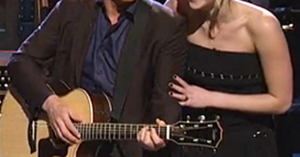 woody harrelson on snl jennifer lawrence hunger games cast sing with woody woody harrelson on snl jennifer lawrence hunger games cast sing with woody
