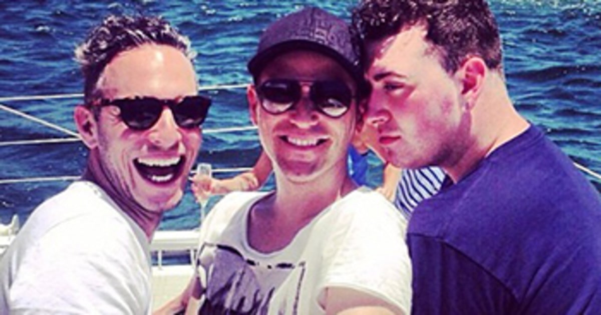 sam smith engaged sam smith boyfriend jonathan zeizel get affectionate in sam smith engaged sam smith boyfriend jonathan zeizel get affectionate in