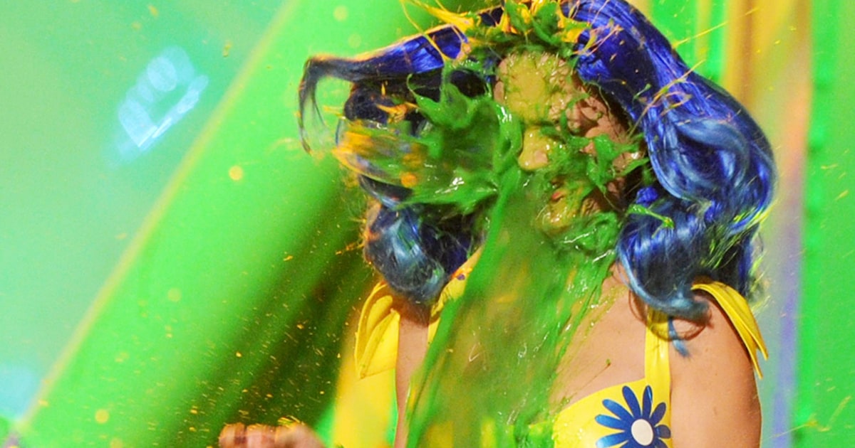 Katy Perry Gets Slimed In The Face Katy Perry | Stars Getting Slimed: Nickelodeon Kids' Choice Awards | Us