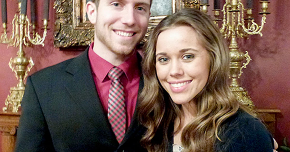 Jessa Duggar's Husband Ben Seewald Graduates From College Pics, Video