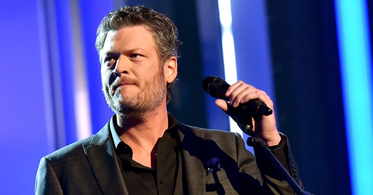 Blake Shelton Apologizes For Inappropriate Tweets