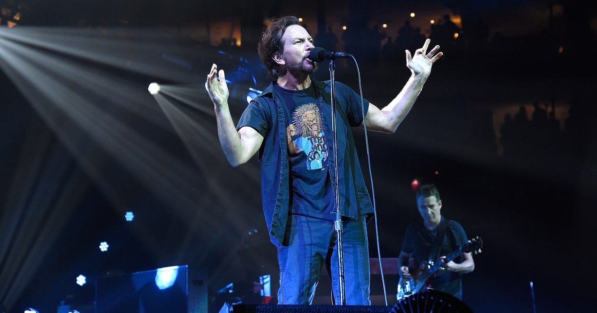 Watch Pearl Jam's Cover of Suicide's 'Dream Baby Dream' Rolling Stone Watch Pearl Jam's Cover of Suicide's 'Dream Baby Dream' Rolling Stone