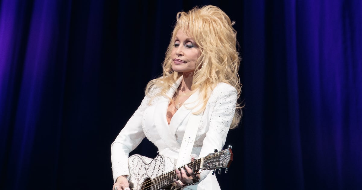Dolly Parton's 'Dixie Stampede' Attraction to Change Name Rolling Stone