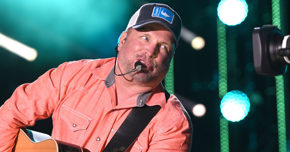 Cma Awards 2017 Garth Brooks Miranda Lambert To Perform