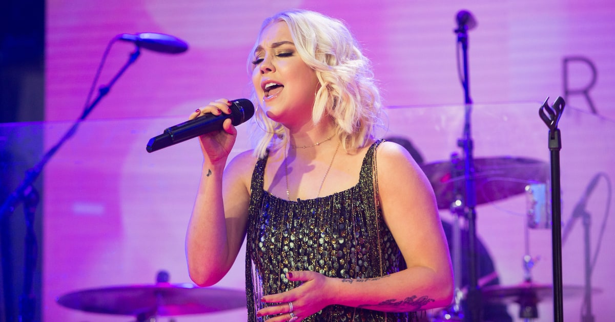 Raelynn S Queens Don T Hear New Song Rolling Stone