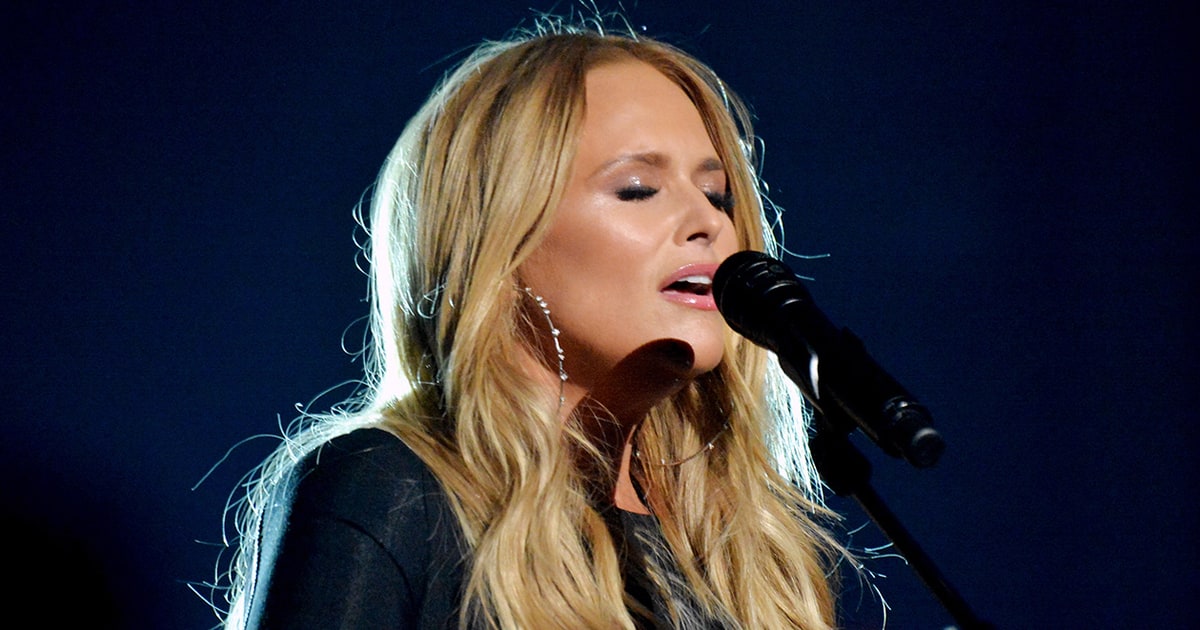 See Miranda Lambert's Emotional Solo 'Tin Man' at ACM Awards Rolling