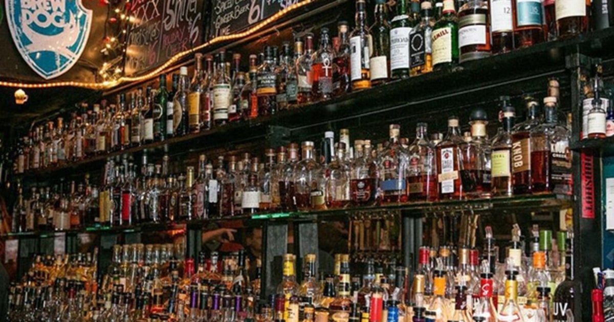 Delilah's, Chicago The 10 Best Bourbon Bars in America Men's Journal