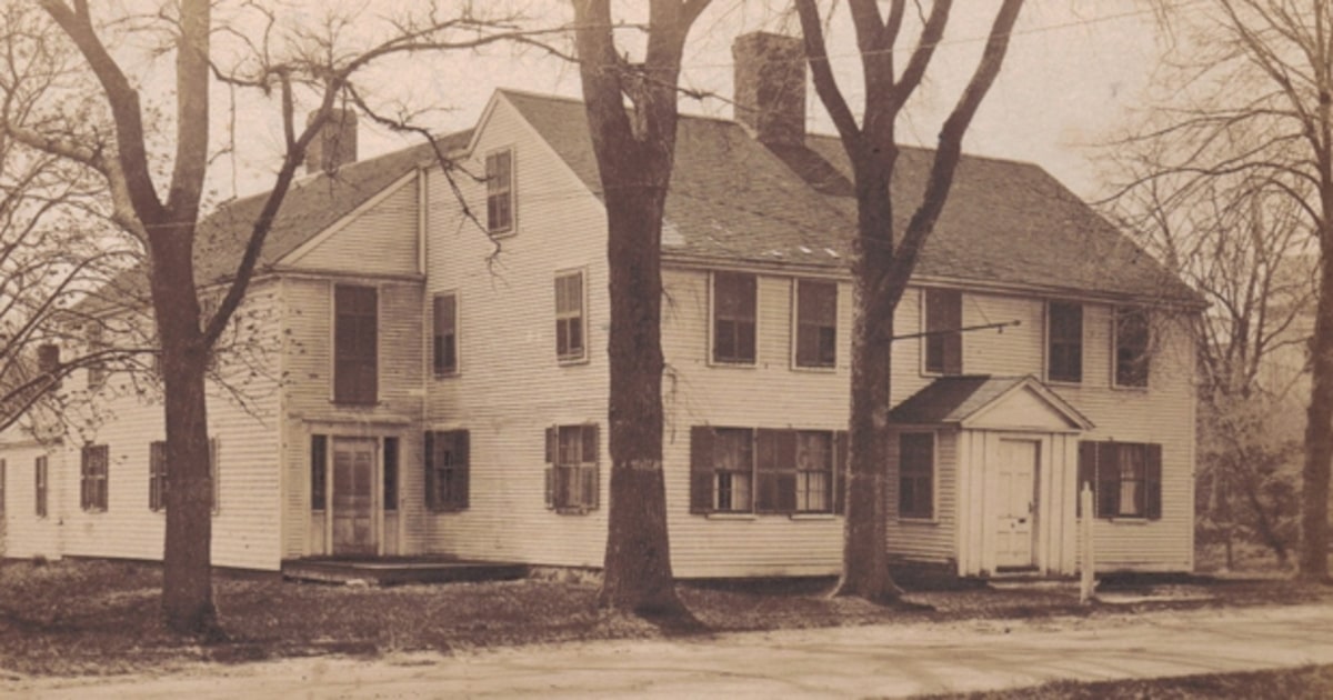 Old Yarmouth Inn (Yarmouth Port, MA) Best Bars That Are Older Than