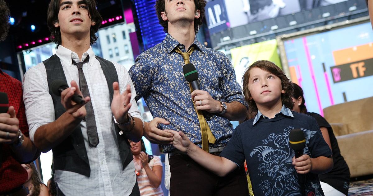 The Bonus Jonas 50 Things Millennials Know That GenXers Don't