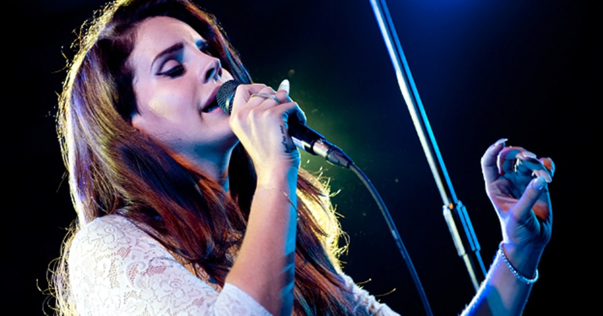 Lana Del Rey Covers 'HeartShaped Box' in Sydney Rolling Stone Lana Del Rey Covers 'HeartShaped Box' in Sydney Rolling Stone