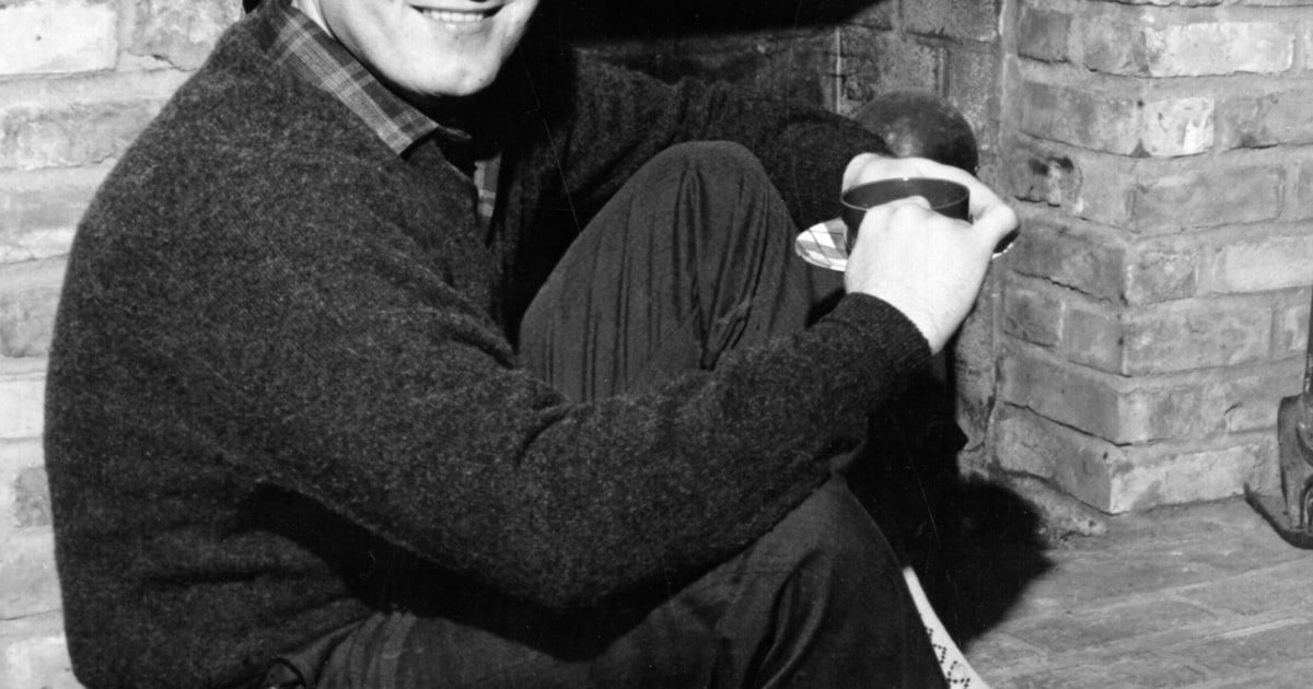 Dierks Bentley And Secret Sisters Pay Tribute To Jack