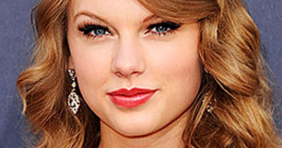 Taylor Swift Buys Parents 1.4 Million Estate Rolling Stone