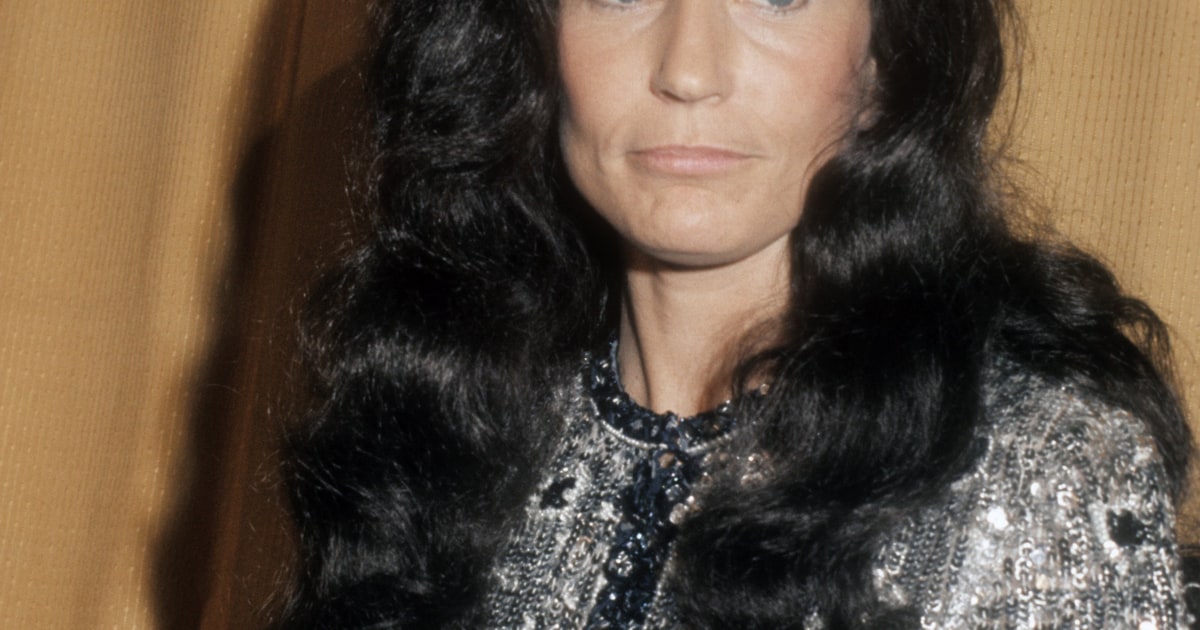 Loretta Lynn 15 Most Unexpected CMA Awards Acceptance