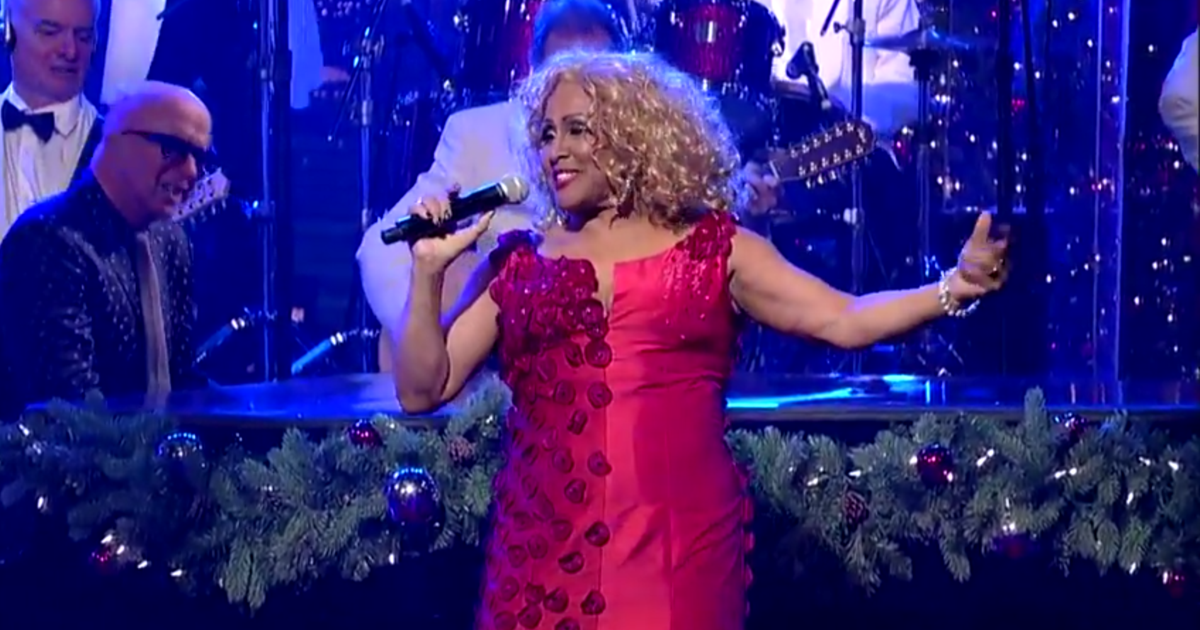 darlene love sings 39 christmas 39 on 39 letterman 39 one last the temptations christmas album