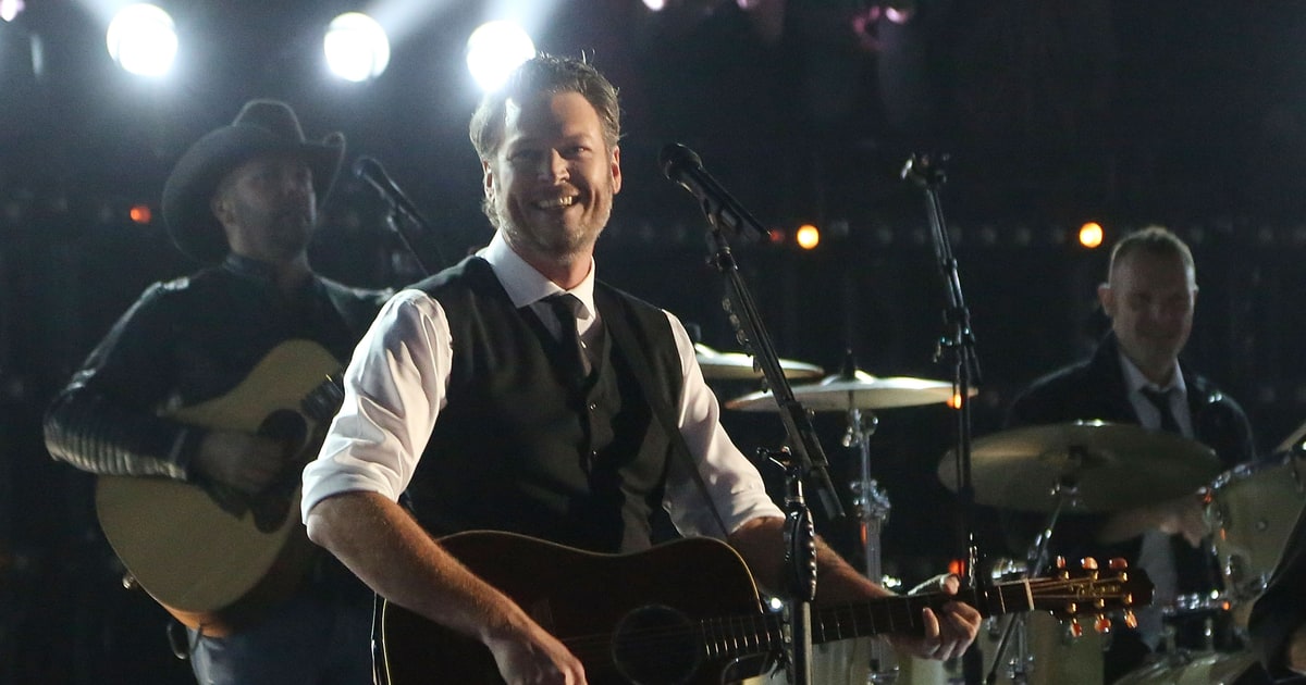 Hear Blake Shelton S Rebounding Came Here To Forget