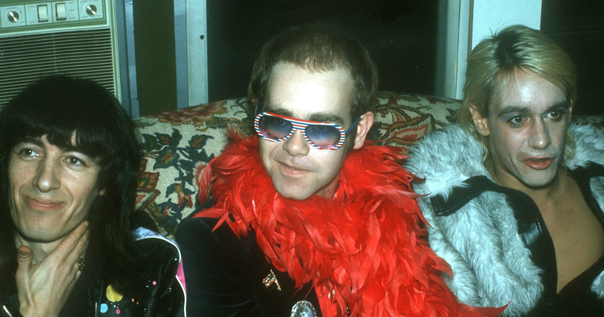 Iggy Panics at Elton John in a Gorilla Suit (1973) 20 Wildest Iggy