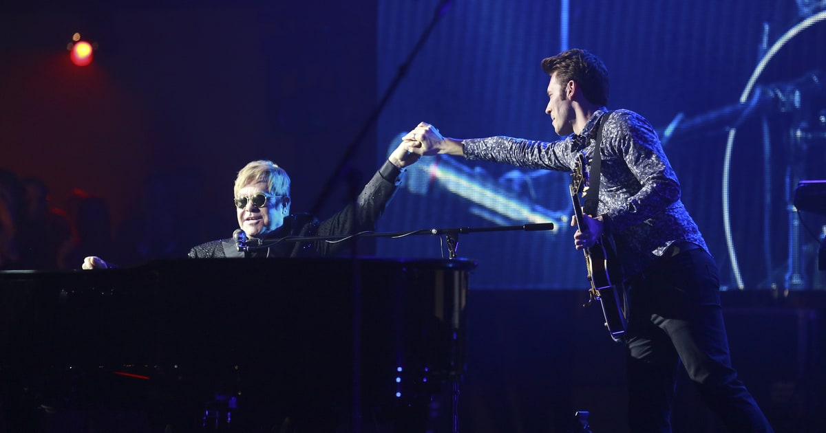 Elton John Plays Impromptu 'Nashville' Concert The Ram Report
