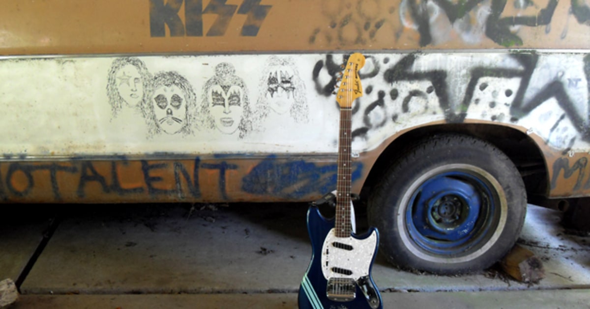 A Look Inside the Kurt Cobain-Decorated Melvins Van ...