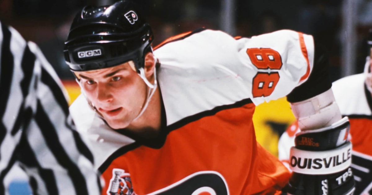 eric lindros looks back on hockey hall of fame career rolling stone eric lindros flyers