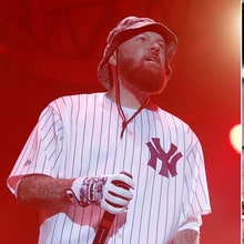 Limp Bizkit's Fred Durst Pays Tribute to Chester Bennington