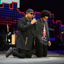 Watch Stevie Wonder Take Knee, Cover Daft Punk With Pharrell at Global Citizen