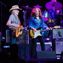 See Willie Nelson, Bonnie Raitt Cover Stevie Ray Vaughan at Texas Strong Benefit